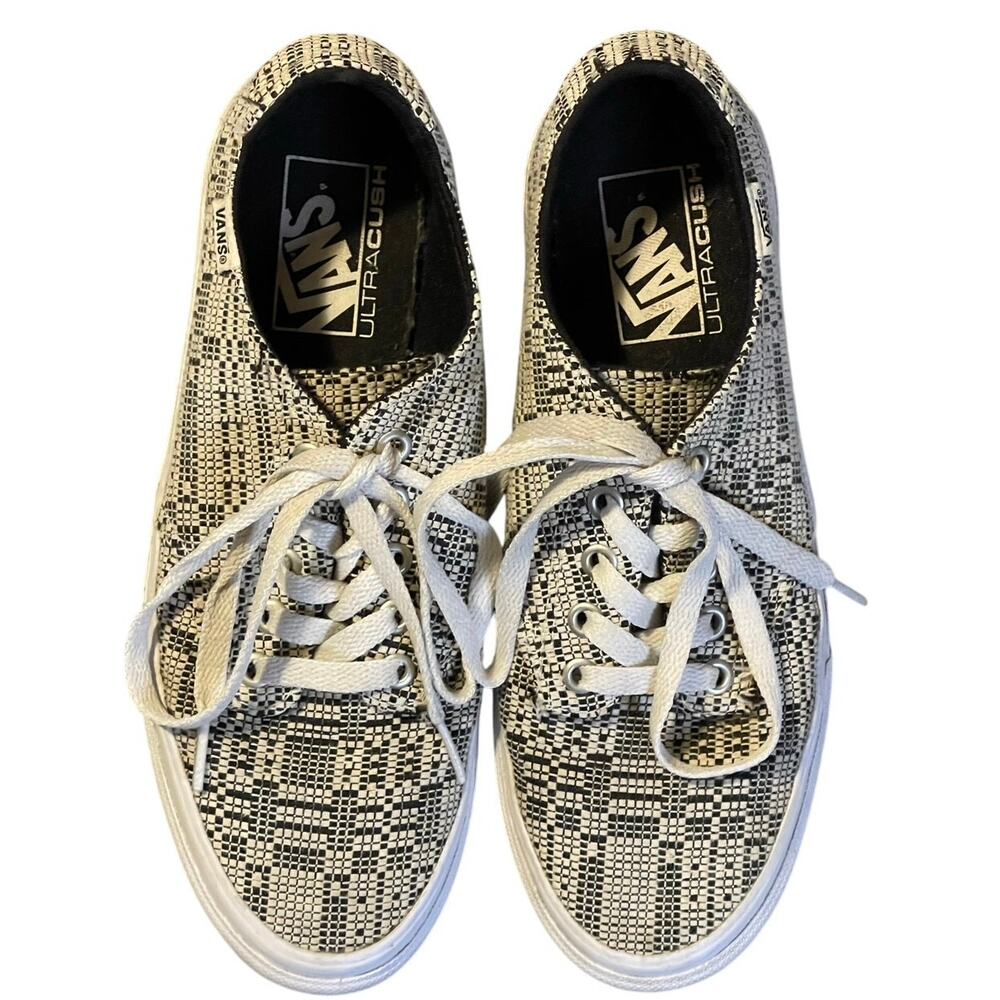 Vans Skate Shoe Size 8 Women's Black and White Shoes